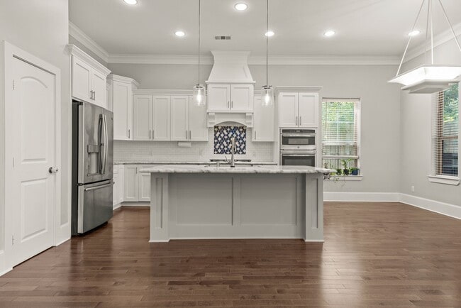 property at 8550 Ridgepoint Dr