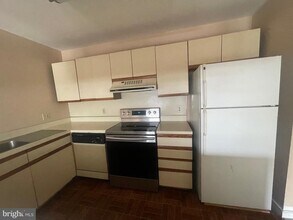 48 Brainerd St in Mount Holly, NJ - Building Photo - Building Photo