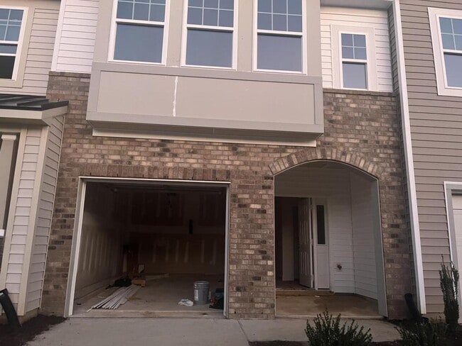 property at 72 Hyacinth Ln