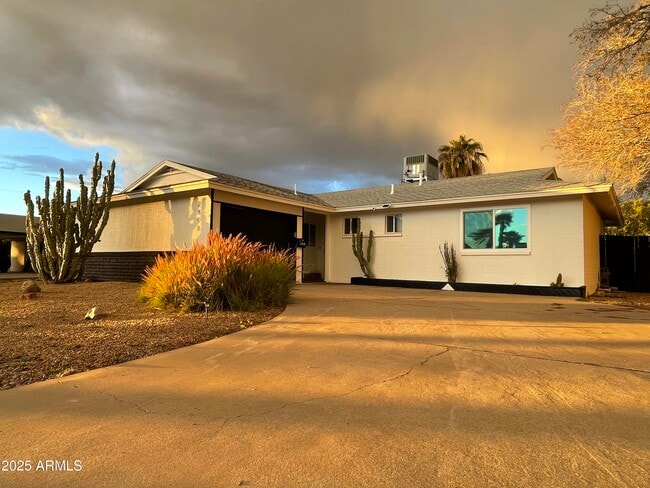 property at 2408 E Delgado St