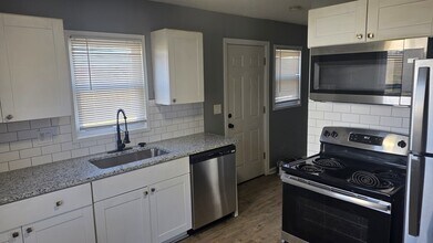 9537 Charlotte St in Kansas City, MO - Building Photo - Building Photo