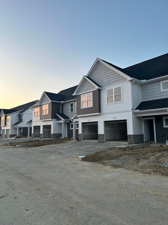 Brynn Mar Crossing in Pataskala, OH - Foto de edificio