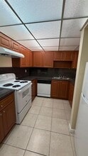 7000 NW 186th St, Unit 4-219 in Hialeah, FL - Building Photo - Building Photo