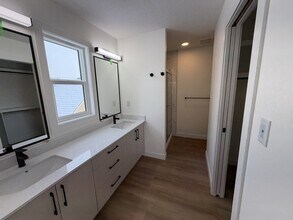 11323-11106 106 St in Edmonton, AB - Building Photo - Building Photo