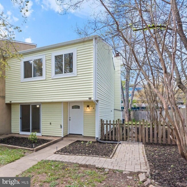 property at 759 Palmer Dr