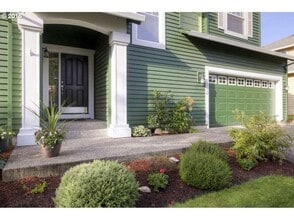 1010 NE Ayrshire Dr in Hillsboro, OR - Building Photo - Building Photo