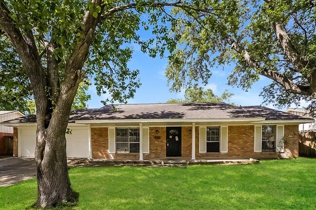 property at 10423 Collingswood Rd