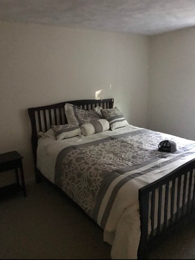 66 Bryon Rd, Unit #1 in Newton, MA - Building Photo - Building Photo