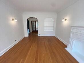 2206 W Granville Ave in Chicago, IL - Building Photo - Building Photo