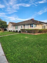 1260 Somerset Ln in Newport Beach, CA - Building Photo