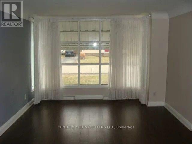 64 Glenview Dr in Hamilton, ON - Building Photo - Building Photo