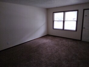 2308 Prairie View East in Ames, IA - Building Photo - Building Photo