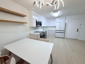 9352 S Belfort Cir in Tamarac, FL - Building Photo - Building Photo