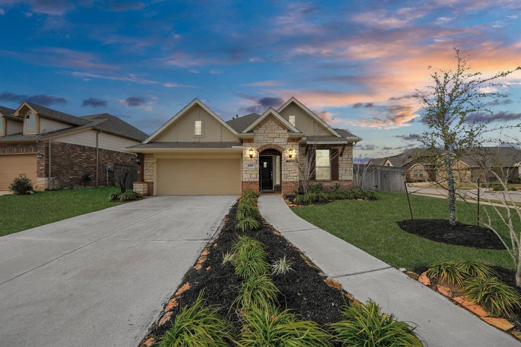 8847 Morning Glow Dr in Missouri City, TX - Building Photo