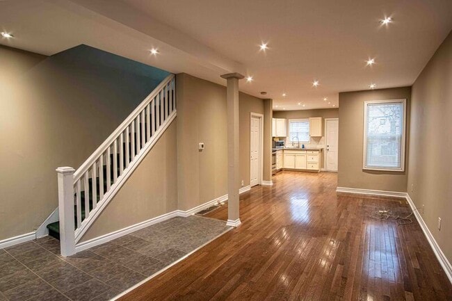 57 Francis St in Hamilton, ON - Building Photo - Building Photo