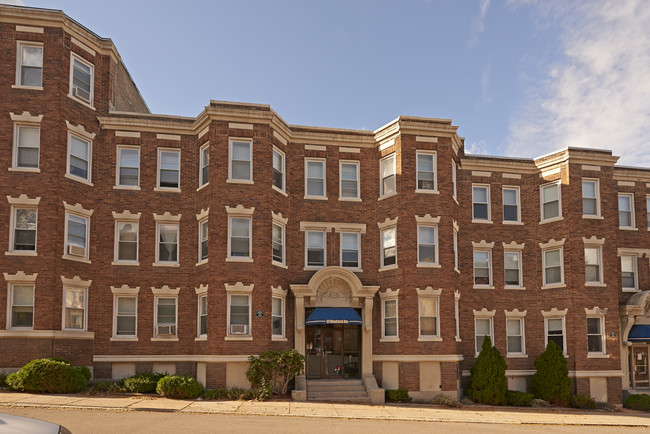 64 Woodstock in Brighton, MA - Foto de edificio - Building Photo