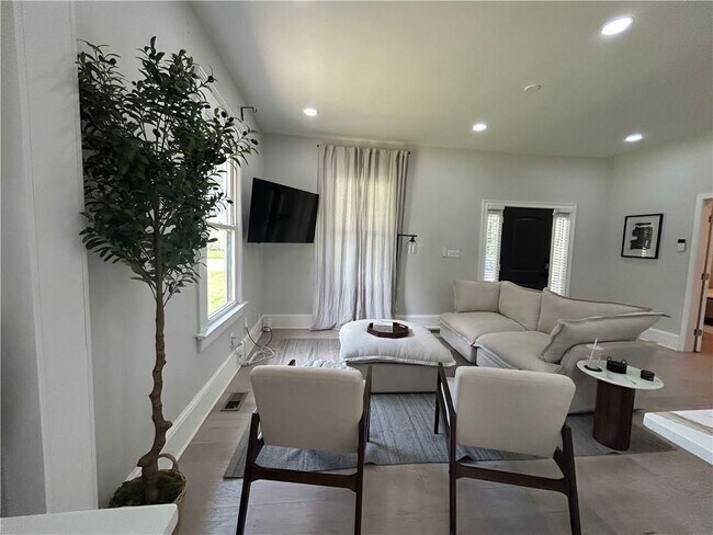1701 Lanier Dr SW in Atlanta, GA - Building Photo - Building Photo