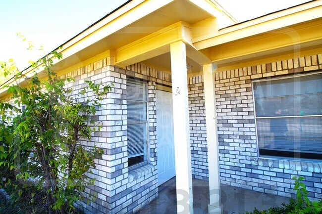 2302 Hunt Dr in Killeen, TX - Foto de edificio - Building Photo
