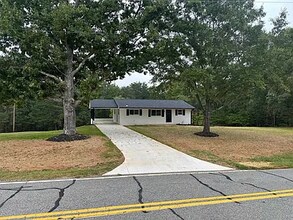 479 Island Ford Rd in Forest City, NC - Building Photo - Building Photo