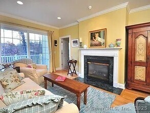 33 Bradford Walk in Farmington, CT - Building Photo - Building Photo