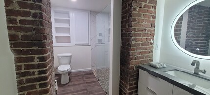 2414 Glenwood Dr NE, Unit All Inclusive Rent in Atlanta, GA - Building Photo - Building Photo