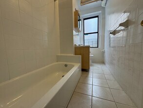 38-48-48 Sickles St in New York, NY - Building Photo - Building Photo