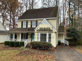 207 Leeward Ct in Cary, NC - Building Photo