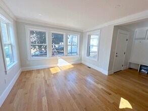 37 Governor Winthrop Rd, Unit 1 in Somerville, MA - Building Photo - Building Photo