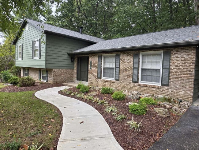property at 8614 Burnt Hickory Cir