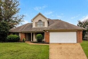 8220 Glynn Vale Cove S in Memphis, TN - Building Photo