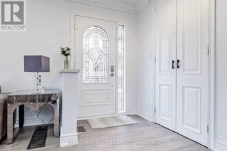 214 Altamira Rd in Richmond Hill, ON - Building Photo - Building Photo