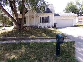 869 S 45th St in Lincoln, NE - Building Photo