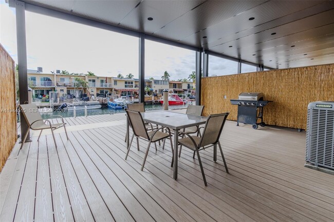 3920 NE 168th St in North Miami Beach, FL - Building Photo - Building Photo