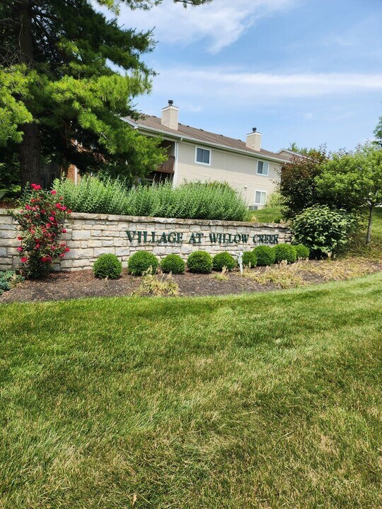 1501 Lake Pointe Way in Centerville, OH - Building Photo
