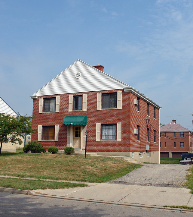 551-557 Wiltshire Blvd in Dayton, OH - Building Photo