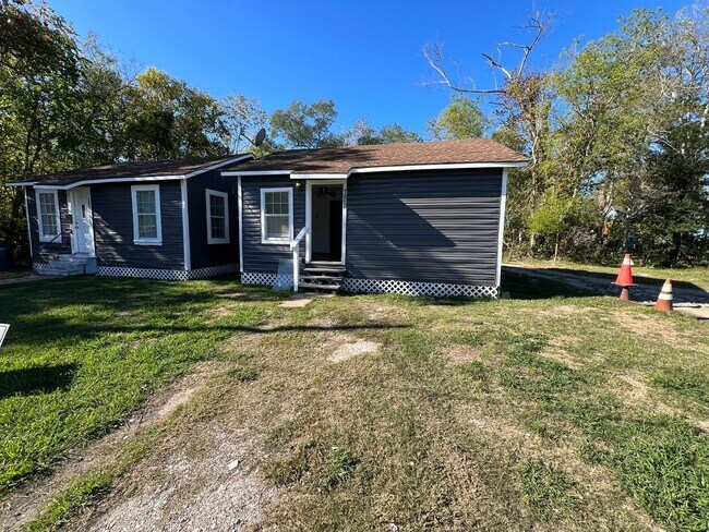 1850 Forsythe St-Unit -1850 Forsythe St in Beaumont, TX - Building Photo - Building Photo