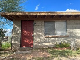 5737 E 24th St in Tucson, AZ - Building Photo
