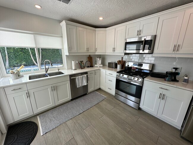 408 Penguin Dr in Satellite Beach, FL - Building Photo - Building Photo