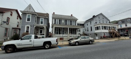 84 E Franklin St in Ephrata, PA - Foto de edificio - Building Photo