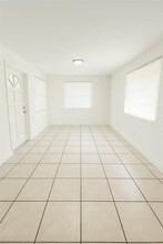 917 NE 22nd Dr in Wilton Manors, FL - Building Photo - Building Photo