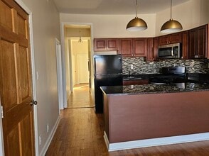 2417 W Warren Blvd in Chicago, IL - Building Photo - Building Photo