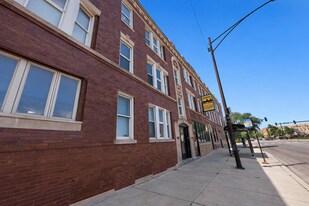 1950 N Kimball Ave, Unit 2 in Chicago, IL - Building Photo