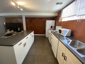 8239-893A 93a Ave NW in Edmonton, AB - Building Photo - Building Photo