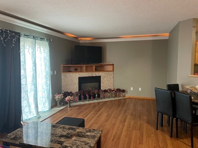 7049 Lockslie Way in Savage, MN - Building Photo - Building Photo