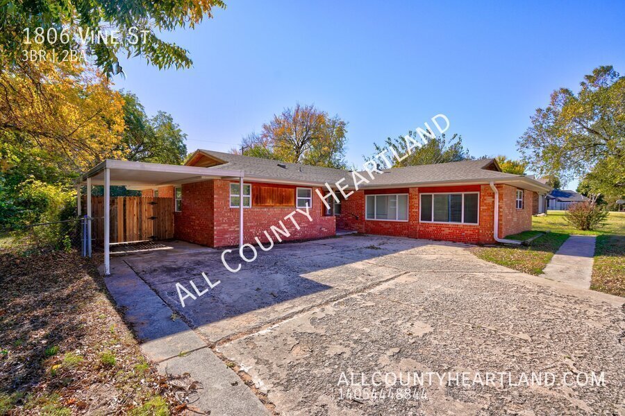 1806 Vine St in Norman, OK - Foto de edificio