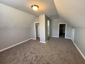 7012 Cadillac Ave in Warren, MI - Building Photo - Building Photo