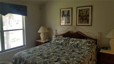 5010 Cedar Springs Dr in Naples, FL - Foto de edificio - Building Photo