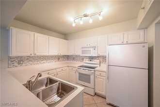 4105 Residence Drive in Ft. Myers, FL - Building Photo - Building Photo