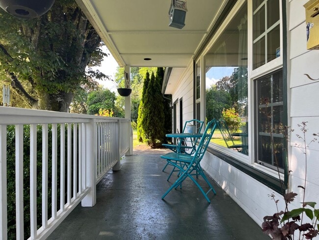 450 Walnut Ln in Eugene, OR - Building Photo - Building Photo