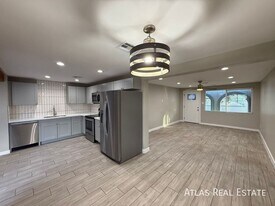 3412 W Orangewood Ave, Unit 11-3437 in Phoenix, AZ - Building Photo